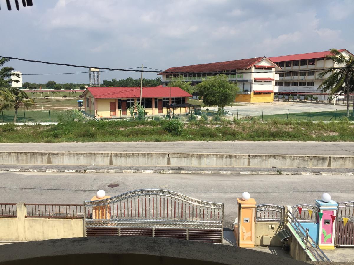 Big Garden Homestay Pantai Remis Luaran gambar